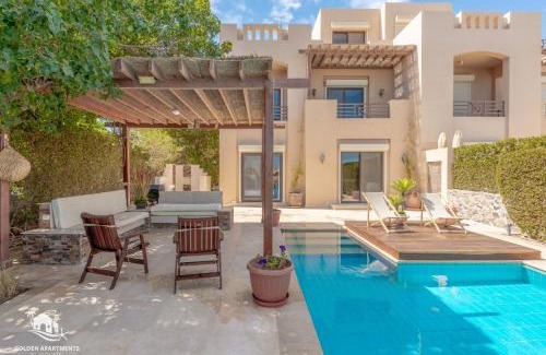 Shurtah al-Dakhlah Villa | Stylish 4-Bedroom Villa with a Pool & Lagoon Access