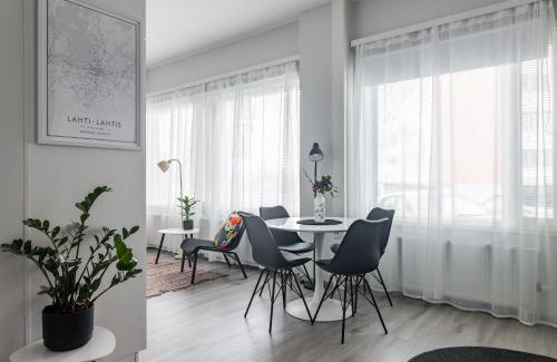 Lahti Apartment | Modern Studio Apartment with Private Entrance for Families