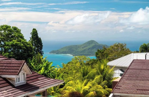 Mahe Island Villa | Stylish 4BR Villa w/Pool - CliffHanger Villas