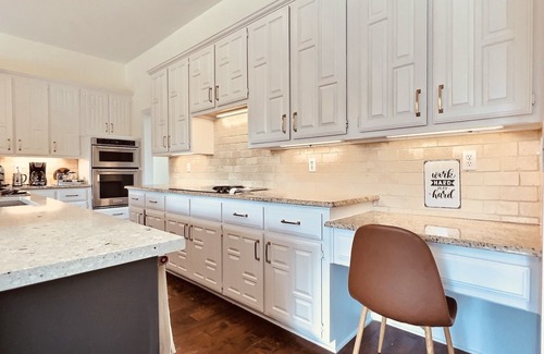 Rowlett House | Modern 5-BR Villa with Pool & Hot Tub, Near Scenic Lake