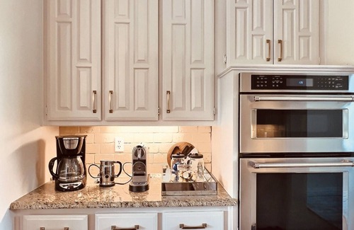 Rowlett House | Modern 5-BR Villa with Pool & Hot Tub, Near Scenic Lake