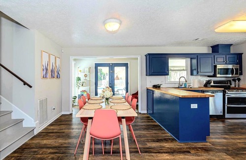 Fortson House | Gold Hummingbird: Ultimate Family Getaway with Pool