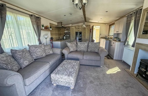 Great Yarmouth House | Family-Friendly 6 Berth Caravan with Ocean View in Scratby
