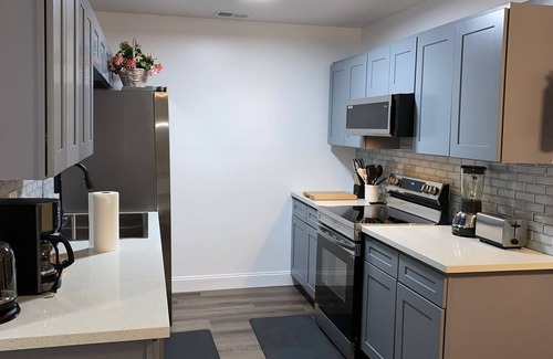 Ellendale House | Stylish 4BR Retreat with Pool, Pet-Friendly & Family Focused