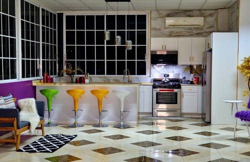 Eastwood Park Villa | Stylish 8BR In Central Halfway Tree @Kingston Manor