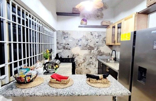 Eastwood Park Villa | Stylish 8BR In Central Halfway Tree @Kingston Manor