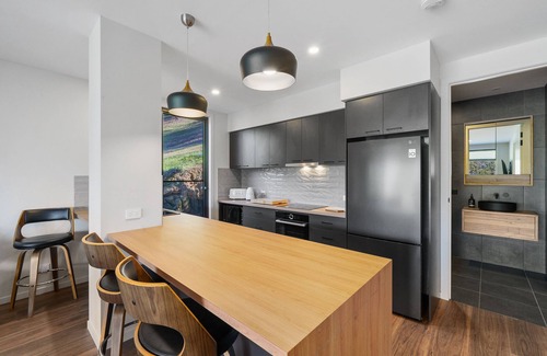 Tawonga South Apartment | Experience Stylish Accommodation with Wildlife Views