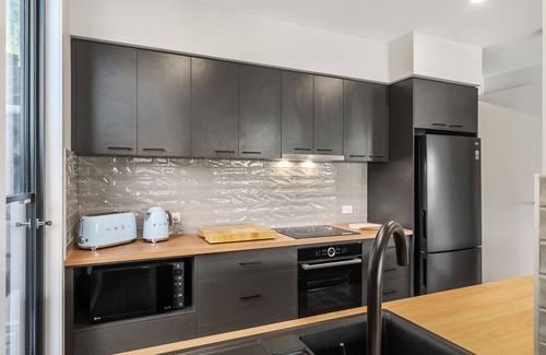 Tawonga South Apartment | Experience Stylish Accommodation with Wildlife Views