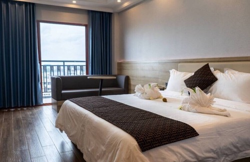 North Ridge Hotel | Stylish Hotel with Top-Notch Hospitality & Family Amenities