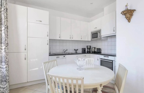 Notre-Dame Apartment | Elegant Apartment with Terrace Near the Palace - Guest Rated 9.6