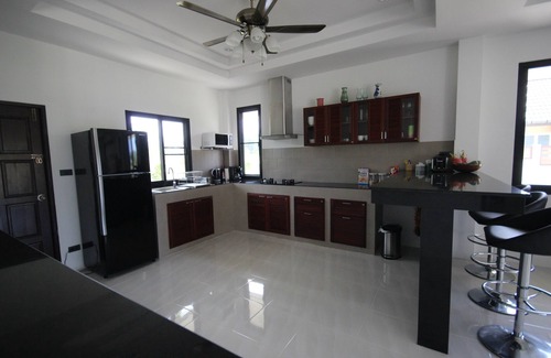 Khuekkhak House | Exclusive Oceanfront House with Pool in Tranquil Setting