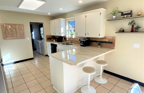 Springdale House | Vibrant Hotel Steps from NWA's Best Attractions & Amenities