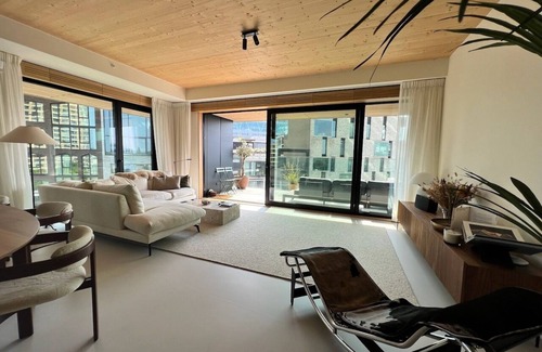 Frankendael Apartment | Stylish Apartment with River Views and Family-Friendly Amenities