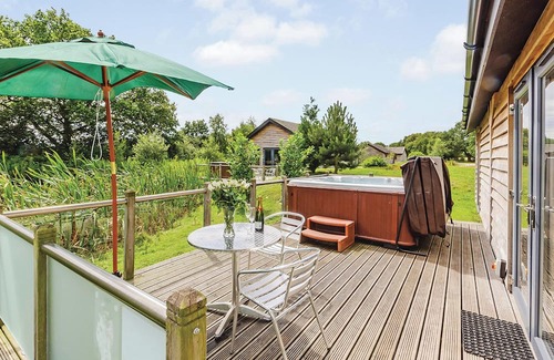 Selby Ski Chalet | Stylish Lodge with Spa and Hot Tub for Family Getaways