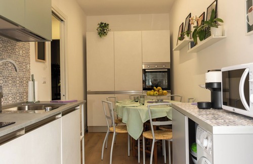 Gianicolense Apartment | Stylish and modern apartment for groups and families, connected to all of Rome