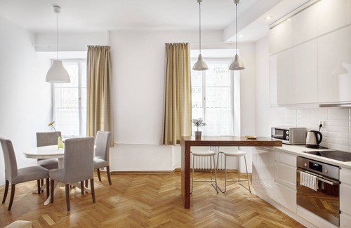 Old Town Apartment | Stylish Old Town Flat in Warsaw with Spa and Hot Tub
