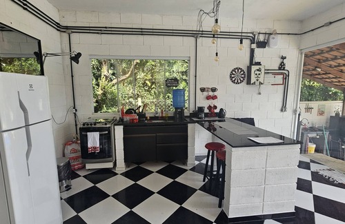 Nazare Paulista Cottage | Stylish and private house with heated pool