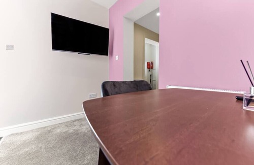 Chase Apartment | Cozy Studio with Kitchen and Breakfast Included