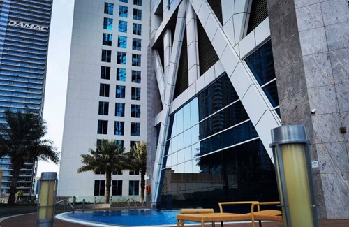 Umm Suqeim 3 Apartment | Stylish 3BR Apartment with Oceanfront Views and Pool