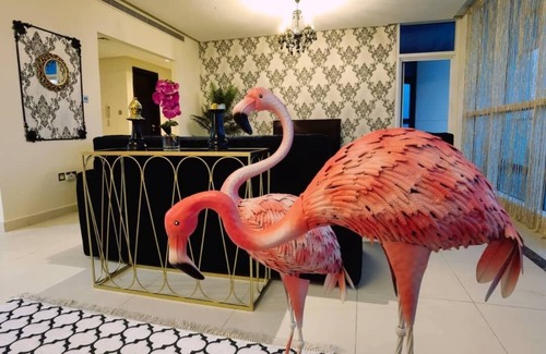 Umm Suqeim 3 Apartment | Stylish 3BR Apartment with Oceanfront Views and Pool