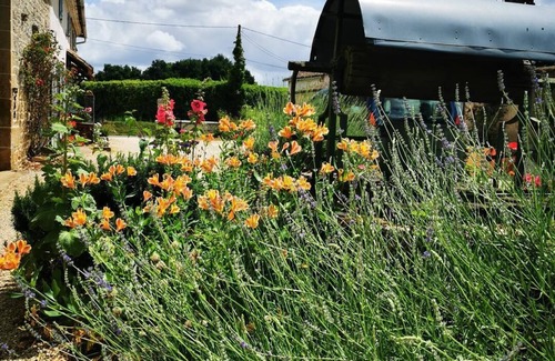 Les Alleuds Cottage | Stylish Rural Gite with Private Pool and Enclosed Garden