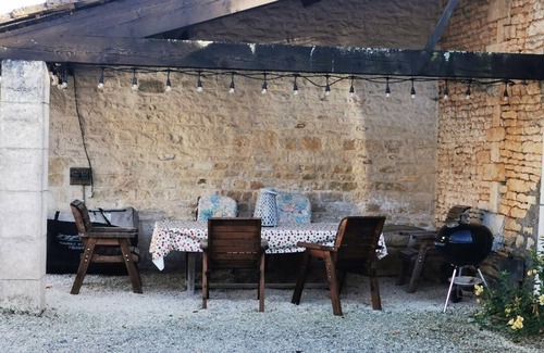Les Alleuds Cottage | Stylish Rural Gite with Private Pool and Enclosed Garden