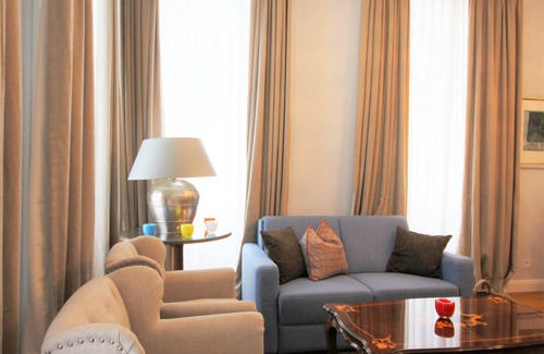 Margareten Apartment | Elegant Apartment with Kitchen and Breakfast in Prime Location