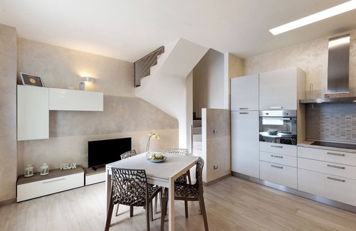 Lonato del Garda Apartment | Stylish Lm House Apartment with Terrace & Pet-Friendly Amenities