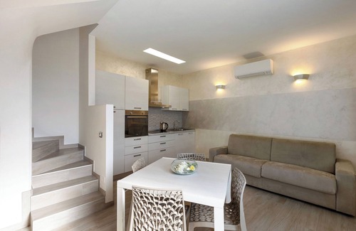 Lonato del Garda Apartment | Stylish Lm House Apartment with Terrace & Pet-Friendly Amenities