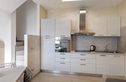 Lonato del Garda Apartment | Stylish Lm House Apartment with Terrace & Pet-Friendly Amenities