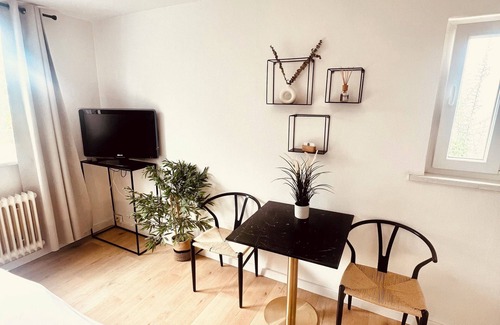 Homburg Apartment | Stylish apartment at Homburg University Hospital, all inclusive