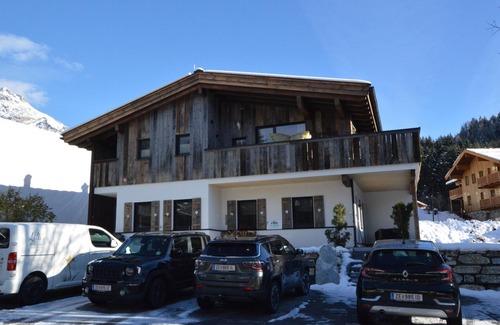 Hinterthal Apartment | Stylish Apartment in the Heart of Hinterthal - Guest Rated 9.8
