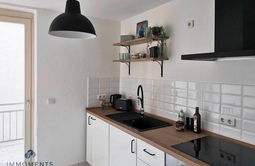 Bahnhofsviertel Apartment | Modern Apartment with Netflix and Lake Views in City Center