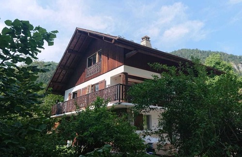 Vacheresse Apartment | Stylish Apartment in Chalet: Pet Friendly & Great Reviews