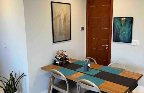 Nassau Apartment | Stylish Apartment near Downtown!