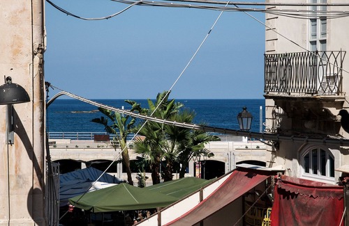 Ortigia Apartment | Elegant Apartment with Ocean View in Historic Ortigia