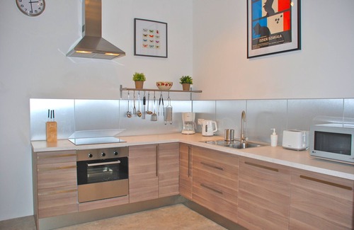 Bastide Saint-Louis Apartment | Stylish Apartment with Roof Terrace & Lake View Awaits