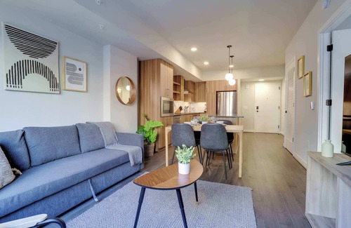 Clarendon Apartment | Inviting 1 Bedroom @Clarendon with Gym & Rooftop Access