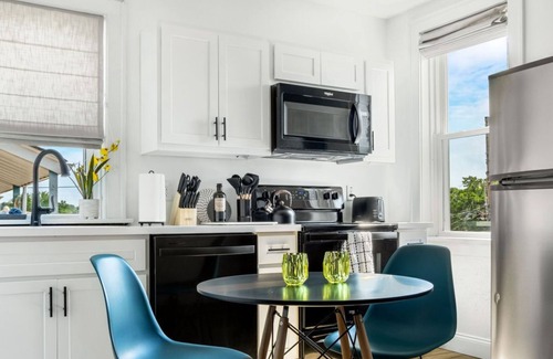 St. Louis Apartment | Family-Friendly Stay Near STL Attractions with Kitchen Access