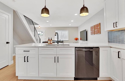 Scenic Heights House | Stylish Arvada Duplex | 10 Min to Olde Town & Denver