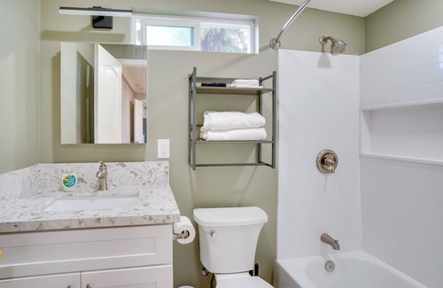 Anaheim Resort House | Chic Back Unit in Orange - Perfect for Family Getaways