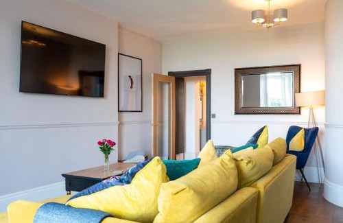Herne Bay Apartment | Inviting Beachfront Escape with Ocean Views and Family Amenities
