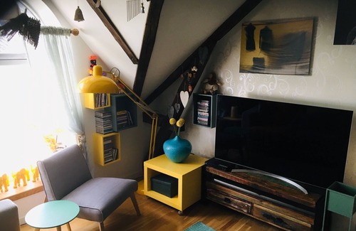 Alesund Apartment | Modern Room in Downtown Ålesund - Pet and Child Friendly