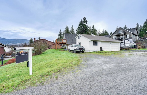 Geneva Cottage | Stylish Bellingham Home with Lake and Mountain Views