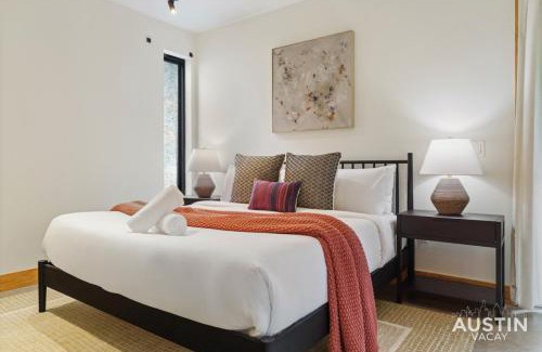 Montopolis House | Trendy Boho Loft with Free Parking and King Bed