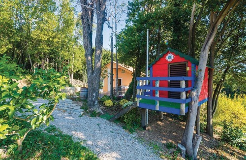 Bijela Apartment | Modern Bungalow for Three with Family-Friendly Amenities