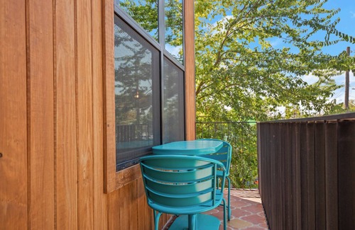 Blackshear-Prospect Hill Apartment | Stylish Bungalow Near Everything in East Austin!