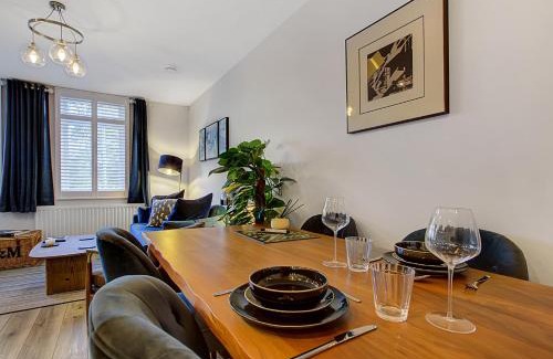Rushmoor District Apartment | Business-Friendly Apartment with Free Parking & Netflix