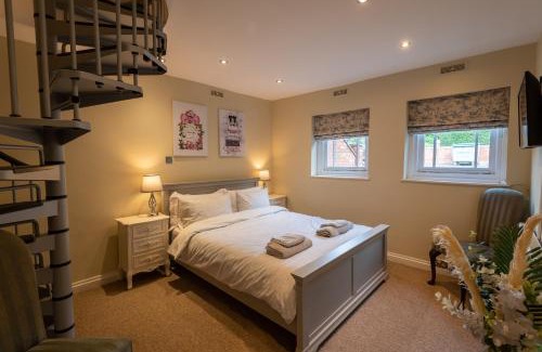 Hereford Apartment | Stylish 2 Bedroom Apartment in Central Location - Rated 9/10
