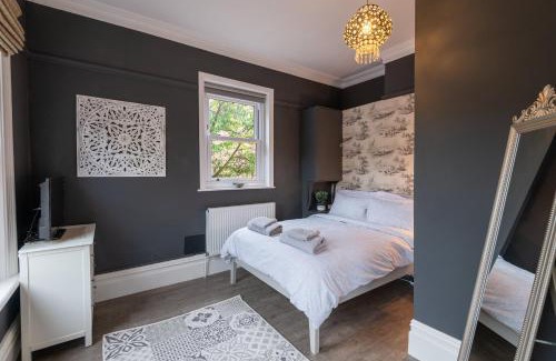 Hereford Apartment | Stylish 2 Bedroom Apartment in Central Location - Rated 9/10